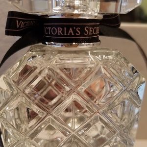 Victoria's secret bombshell paris